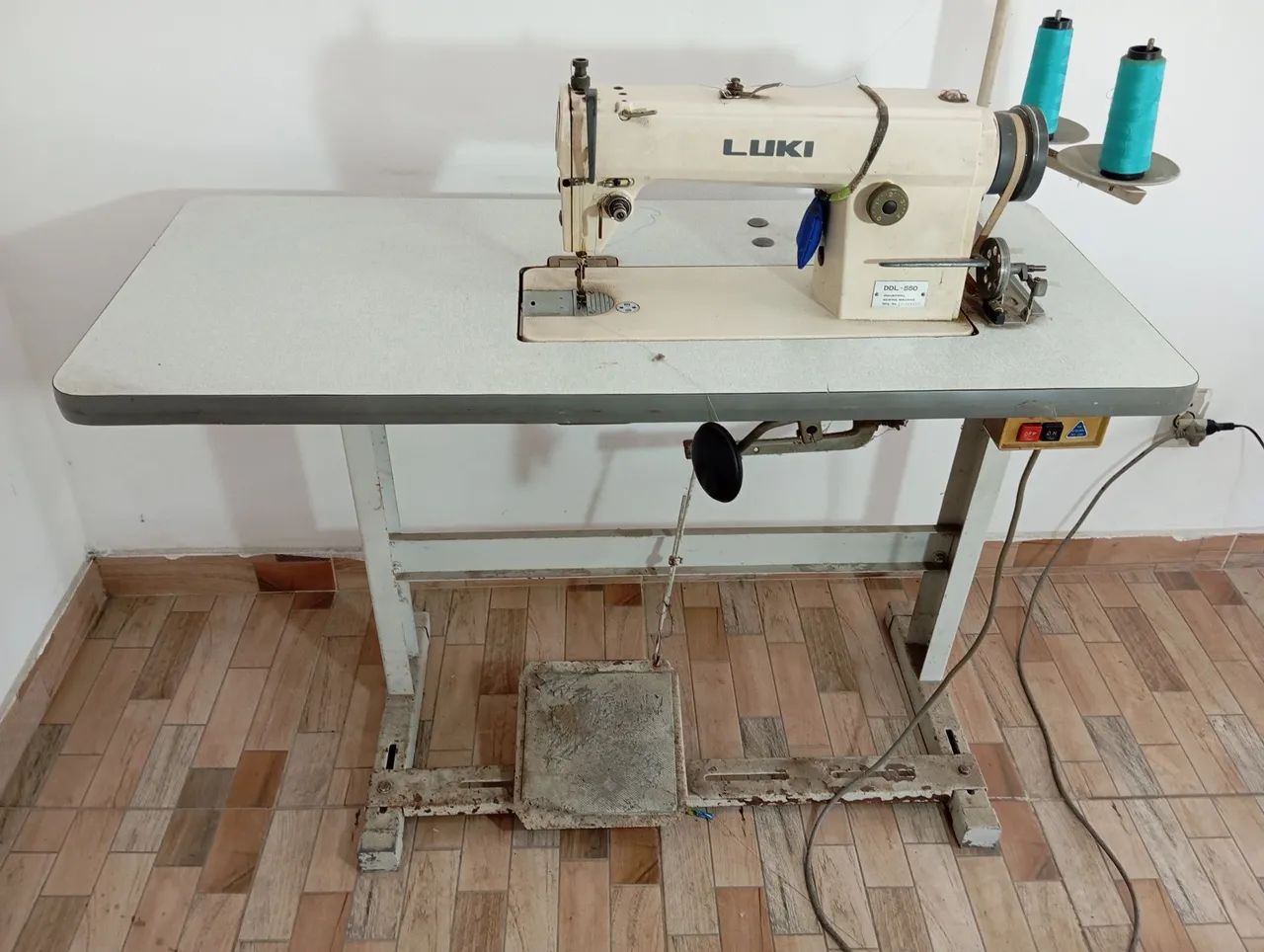 Vendo Máquina de Costura Reta LUKI industrial - Usada - Foto 3
