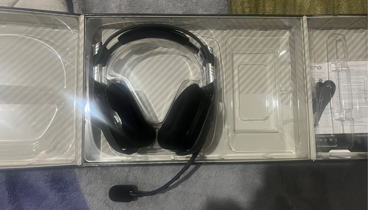 Fone de ouvido gamer Astro A40  + mixamp pro  - Foto 4