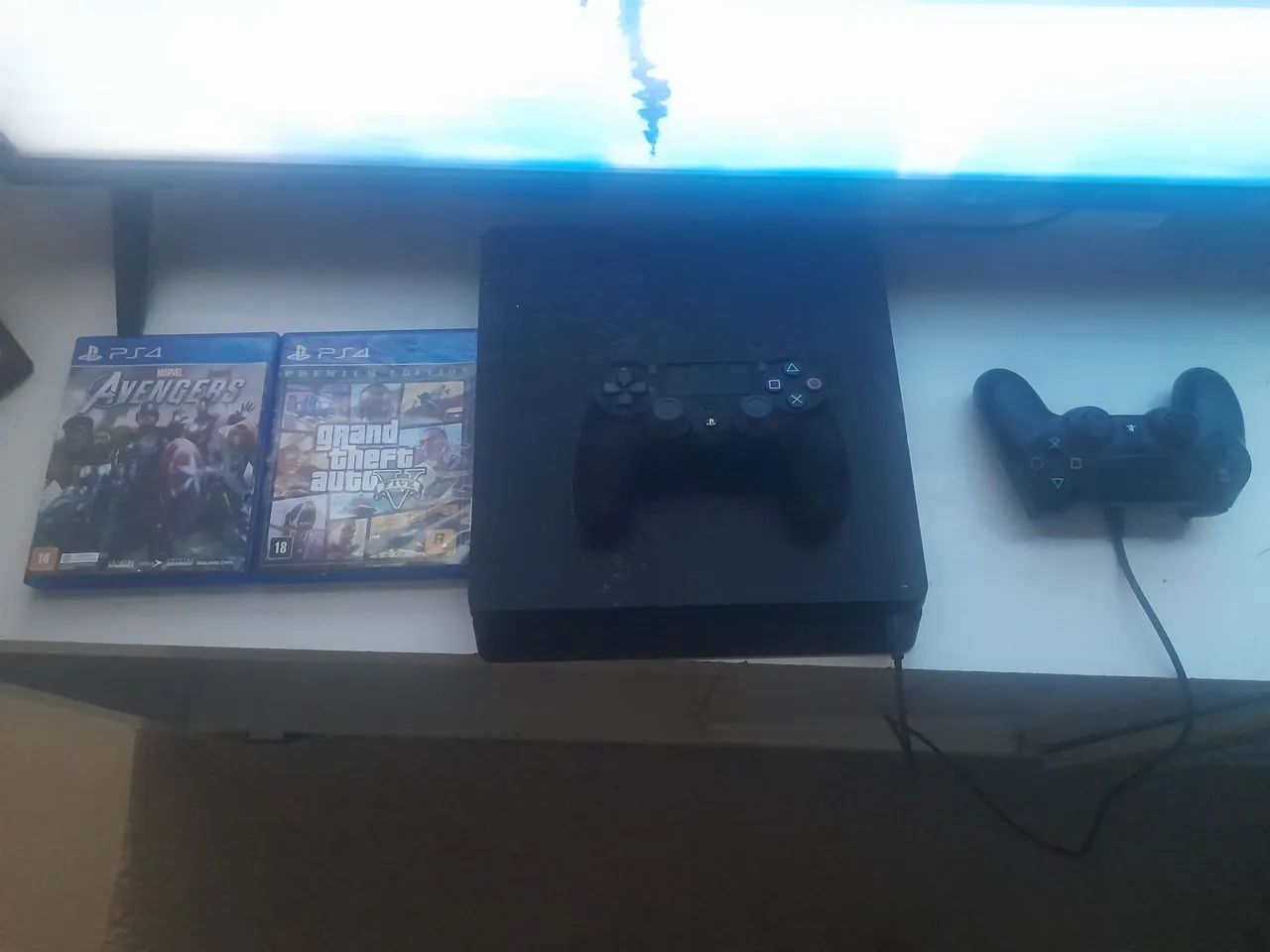 Playstation 4 com jogos e controle