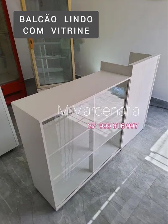 BALCÃO  LINDO  COM  VITRINE