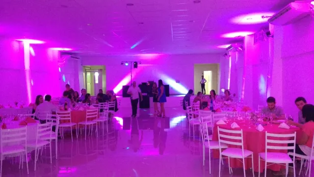 Locação varal de lâmpadas / luzes para festa / telão / caixa de som PA / backdrop / palco