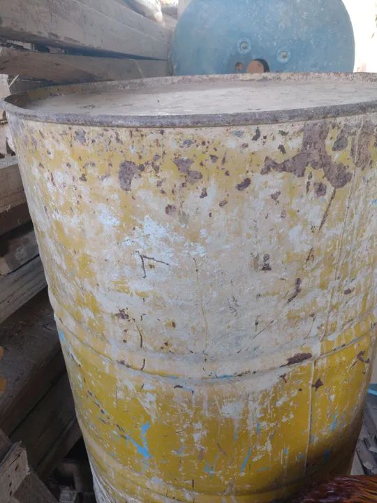 Barril de Ferro Usado - Foto 2