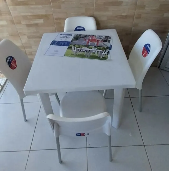 Conjunto de mesa 4 lugares