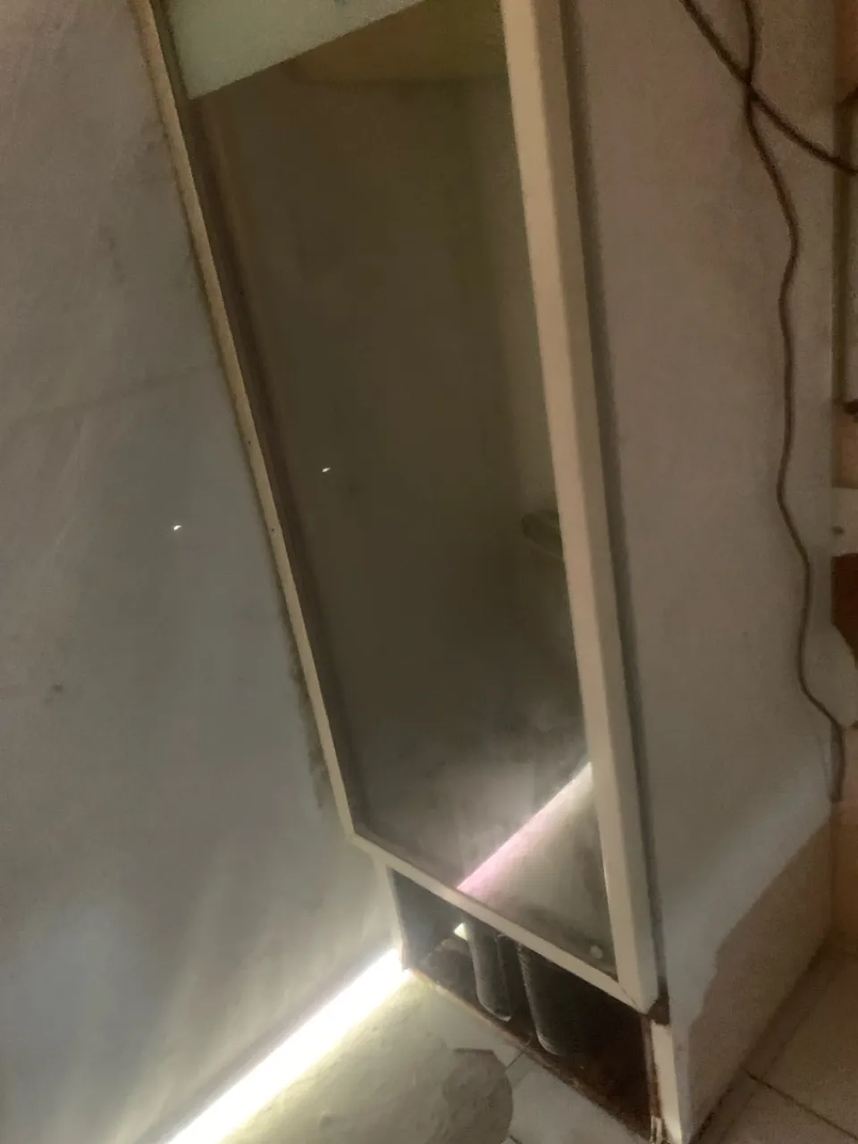 Armário Freezer com Vidro