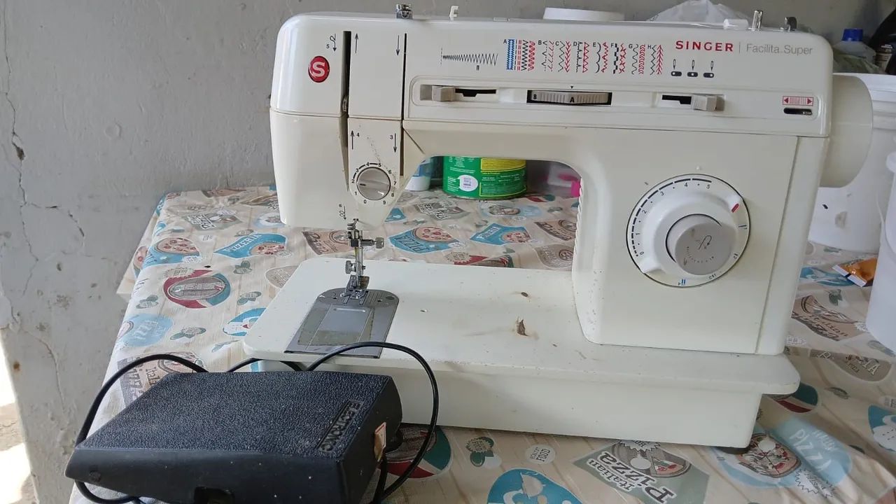 Máquina de Costura Singer Facilita Super - Foto 3