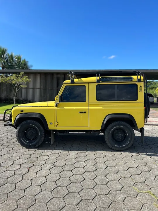 Land Rover Defender 2001 - Clássica 90tinha e Pronta para Aventura!