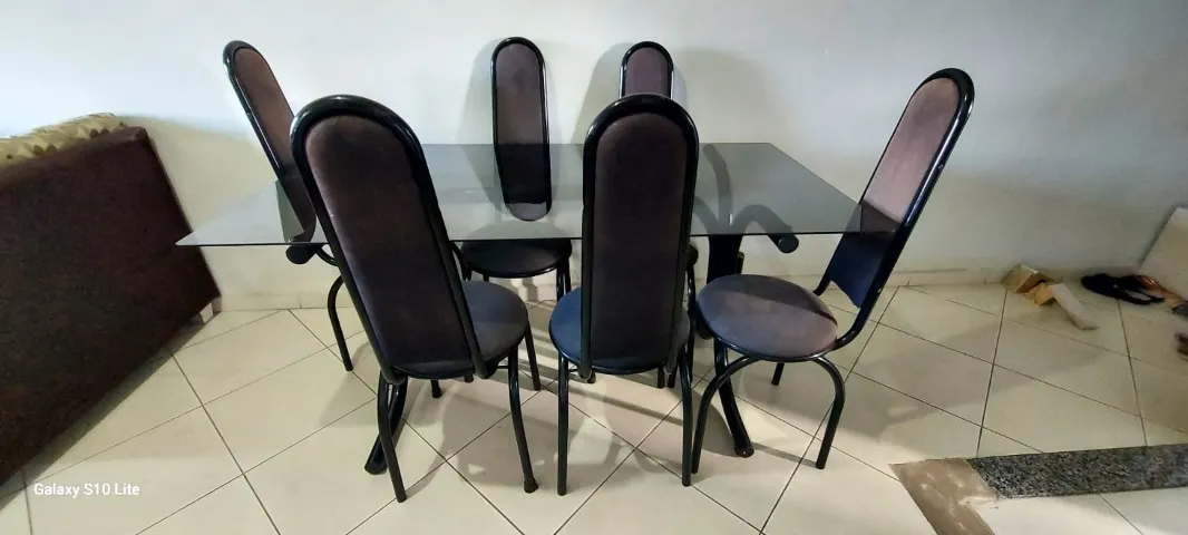 Mesa de Jantar de Vidro com 6 cadeiras