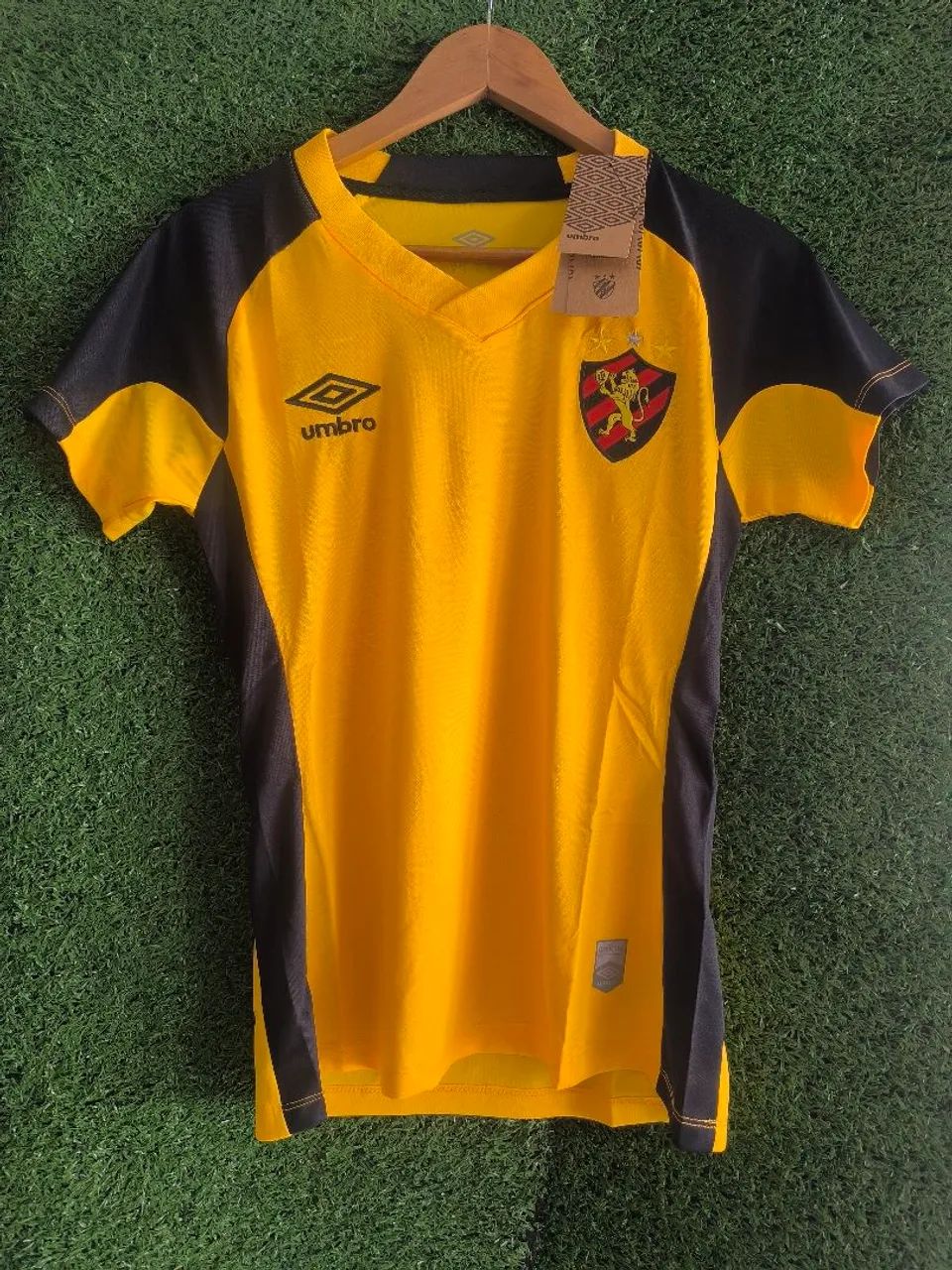 Camisa Sport amarela nova feminina