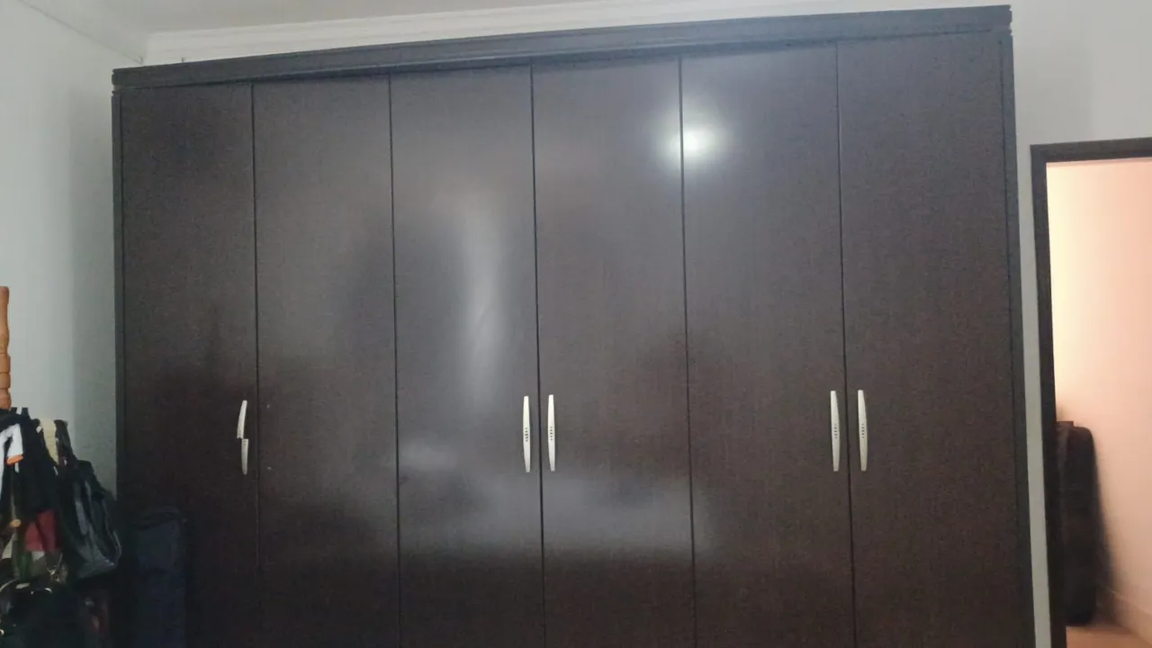 Guarda-Roupas de 6 Portas