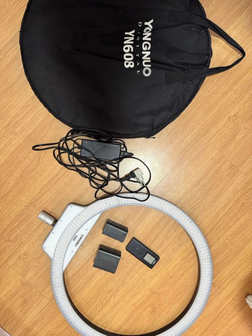 Ring light Yong Nuo Digital YN 608 + Duas Baterias 