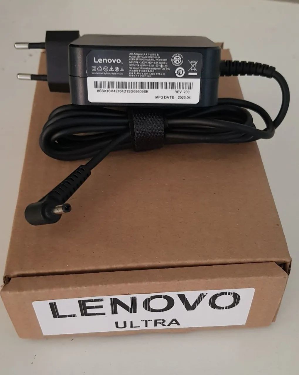 Fonte carregador para notebook Lenovo (entrega)