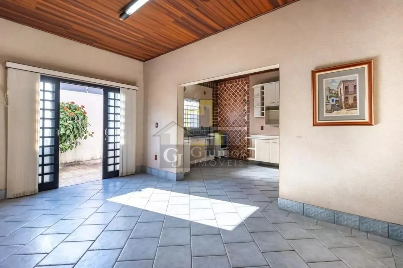 VENDA/LOCAÇÃO: Casa com 3 Dormitórios (sendo 1 suíte) + Garagem e Quintal, Chácara da Barr