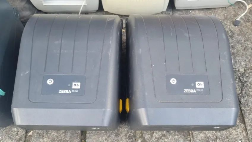 Impressora Térmica de Etiquetas Zebra ZD220 - Foto 2
