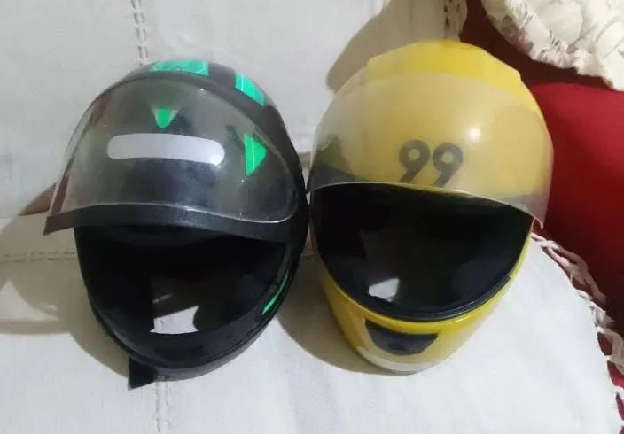 Capacetes de Moto - Preto e Amarelo
