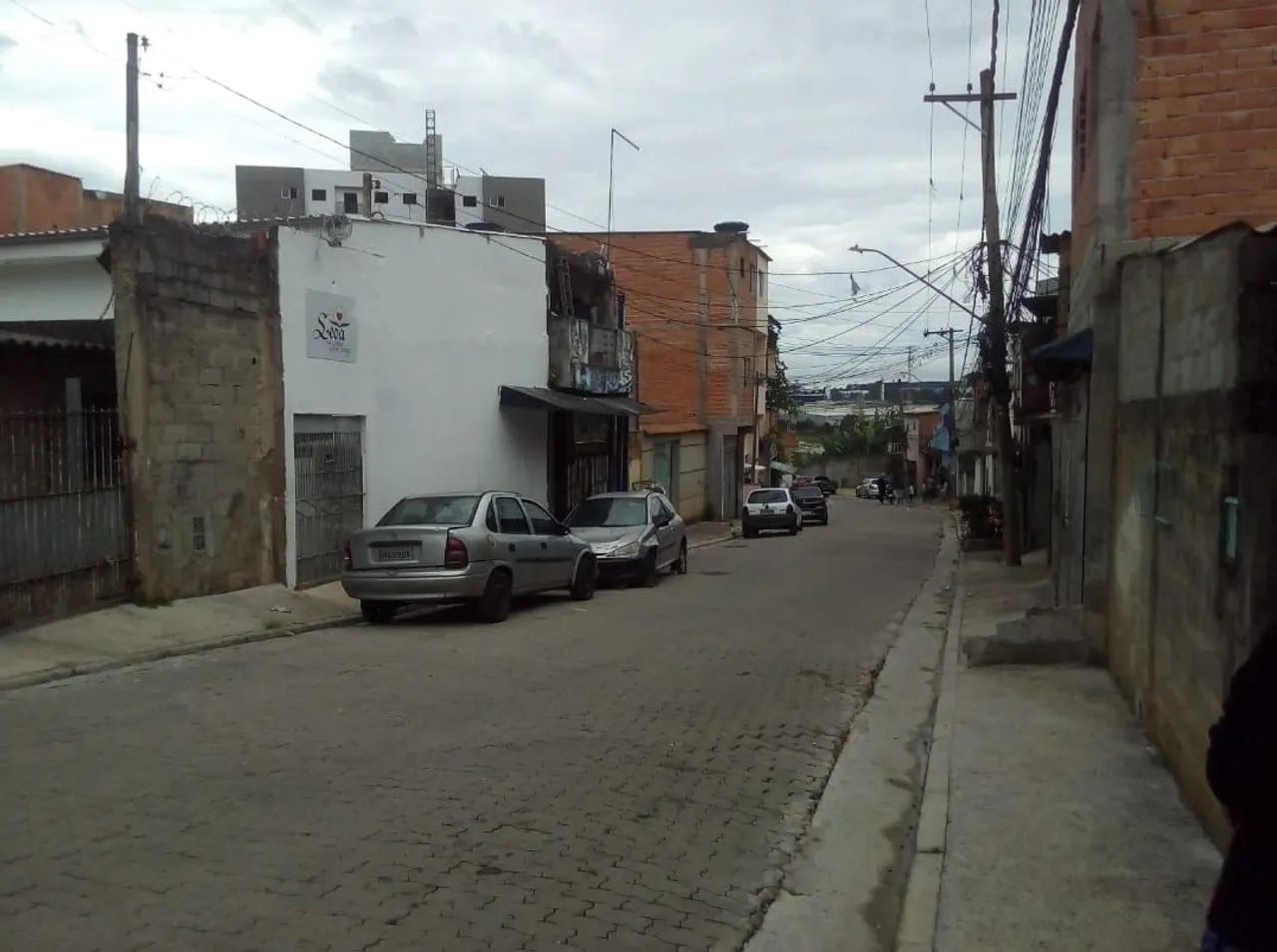 VENDO CASA GRANDE, 3 QUARTOS, 2 BANHEIROS, SALA, COZINHA, GARAGEM P/ 2 CARROS, ÁREA - Foto 4