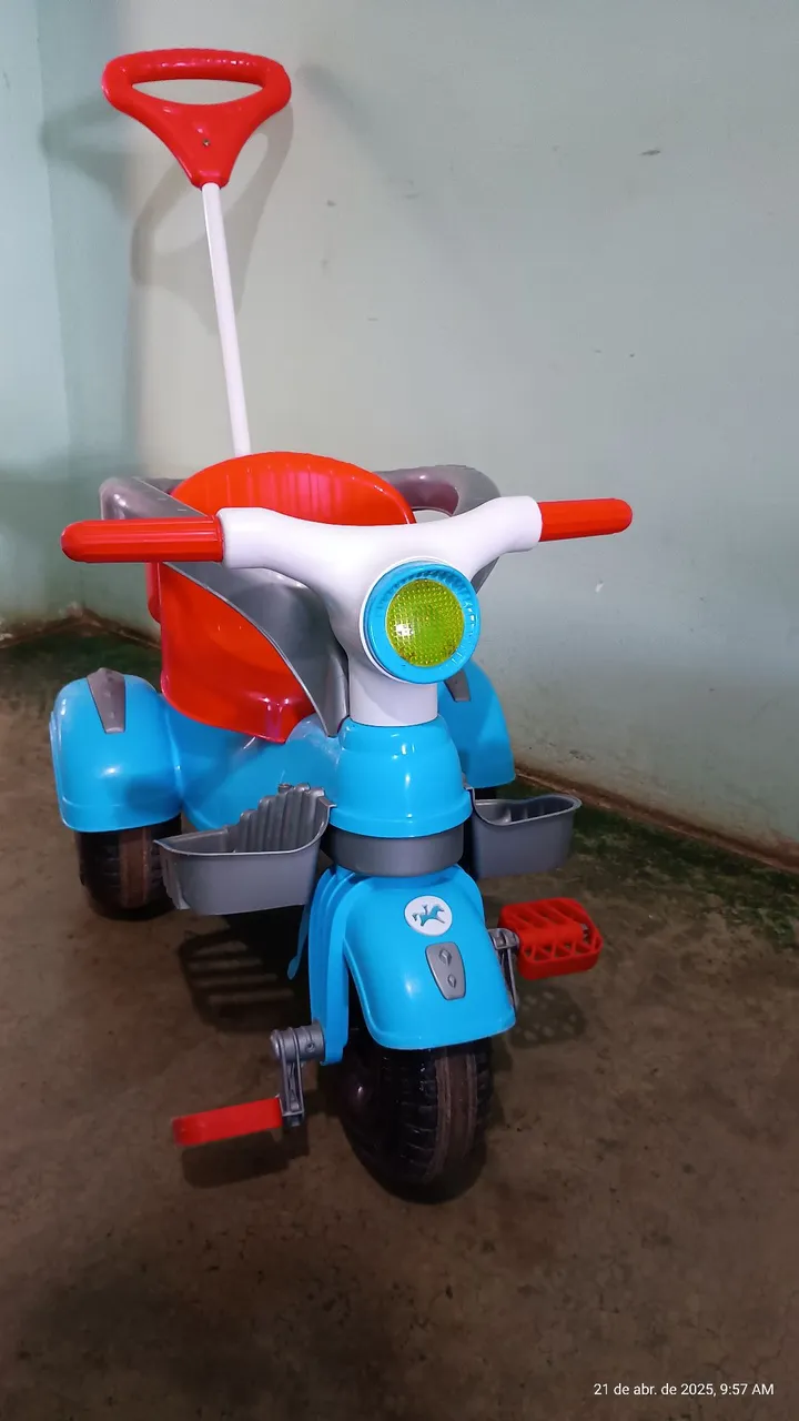 Tricycle infantil - Azul e Vermelho