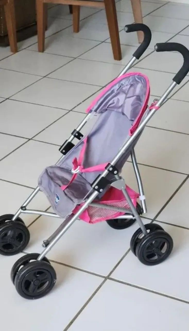 Carrinho para boneca Chicco igual o tamanho original.