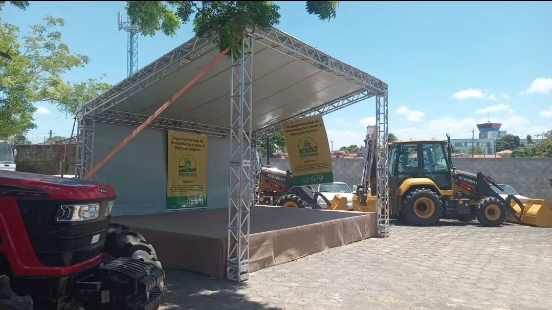 Aluguel Tenda 6x4 entre outros 