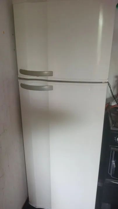Geladeira Duplex gelo seco Electrolux R$1200