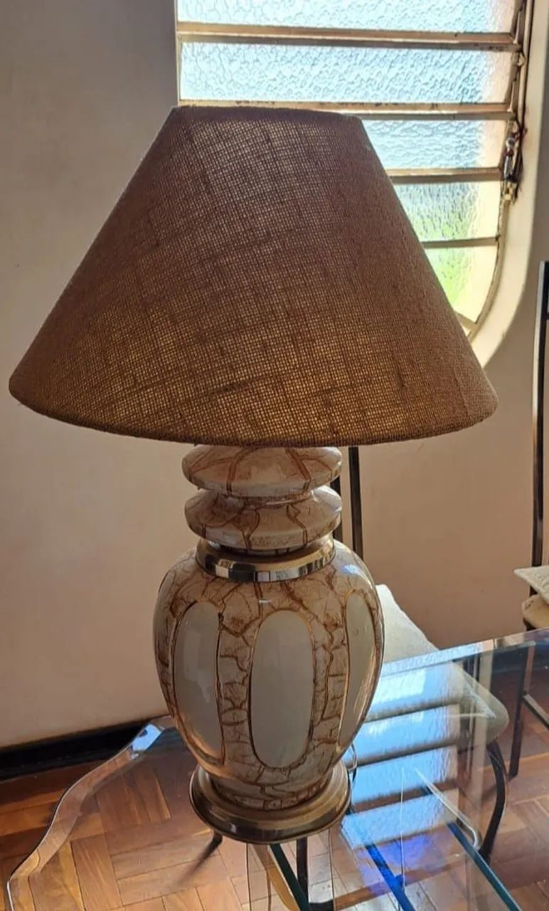Abajur.<br>Lindíssimo abajur.<br>Comprado em loja renomada.<br>R$ 299 reais. - Foto 2