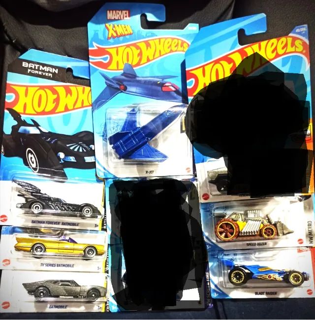 Lote carrinhos Hot wheels temáticos - Foto 2