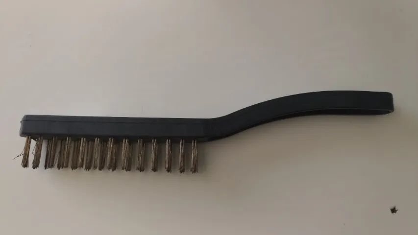 Escova Manual Aço 3 Fileiras Cabo Plástico  - Foto 3