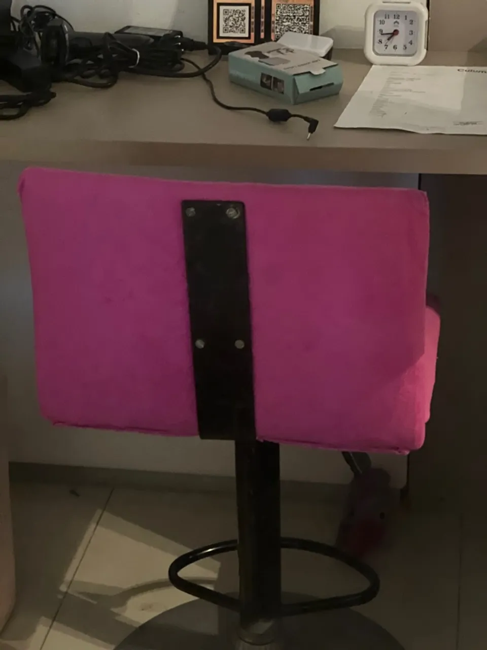 Cadeira de Escritório Rosa com Design Moderno