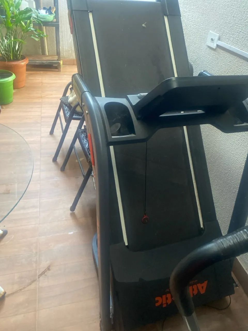 Esteira athletic, cama elástica, simulador de caminhadas e AB stretch Polishop.
