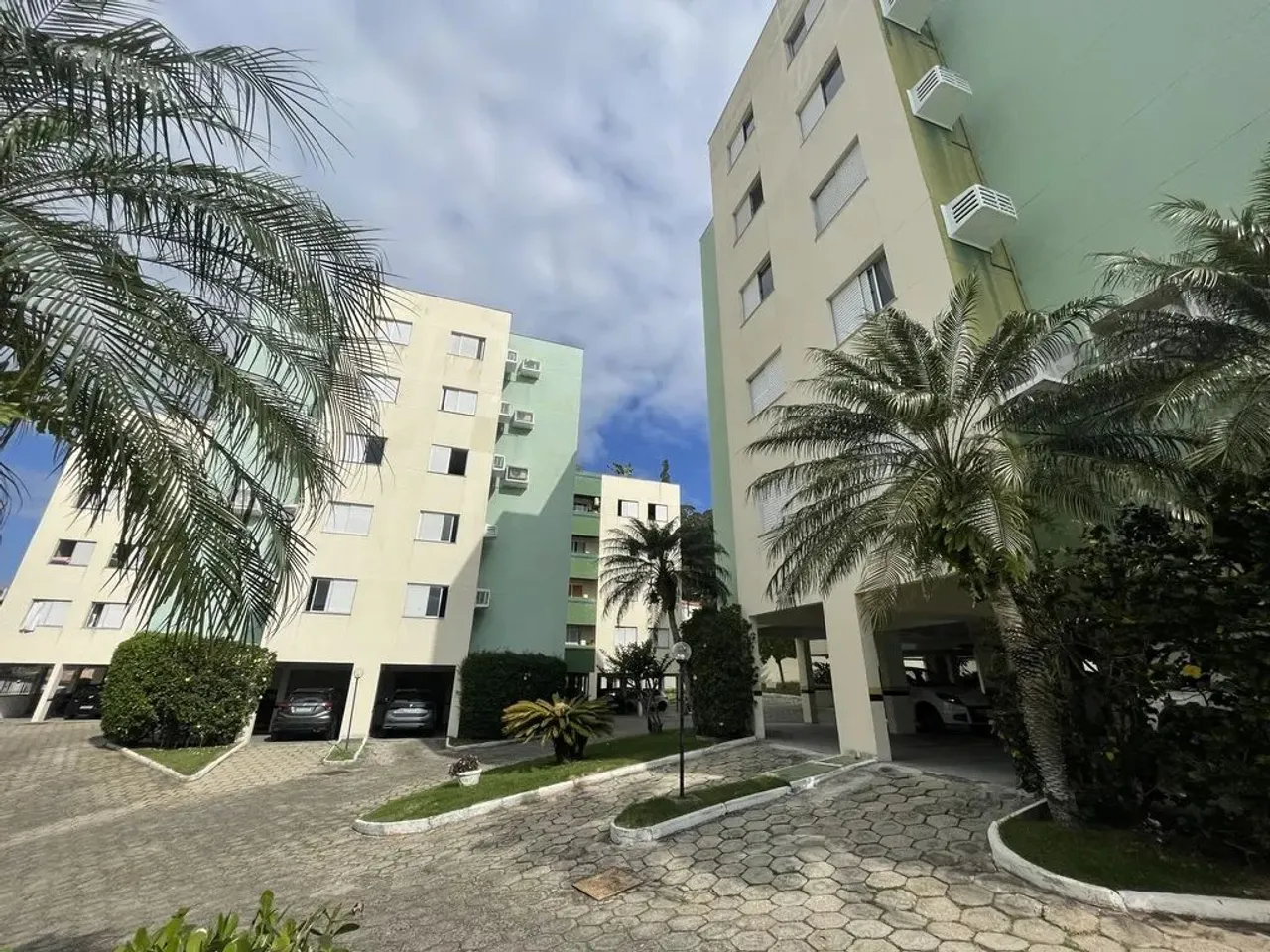 APARTAMENTO, Residencial; 3 dormitorios, 1 suite, 2 bwc; Mobiliado