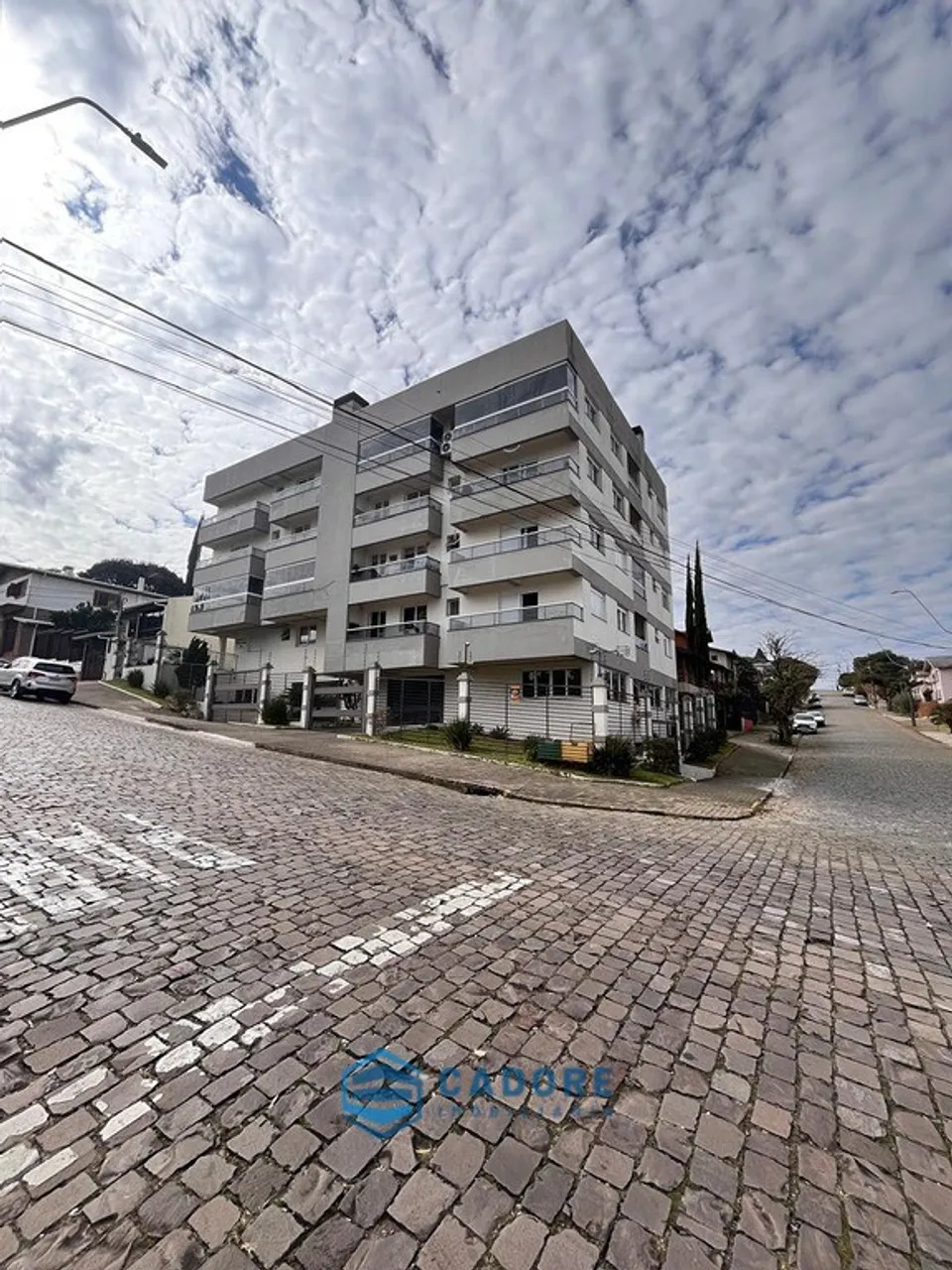 Apartamento três dormitórios no Santa Catarina
