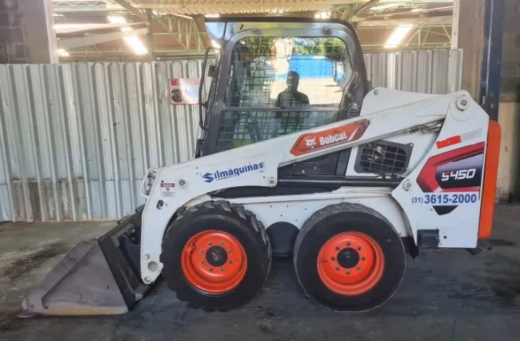 Minicarregadeira Bobcat S450 Ano 2024 Com 619.9h Com Ar Cond - Foto 4