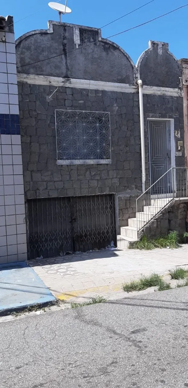 Vendo Casa na Cidade Alta, próx. A Igreja do Galo
