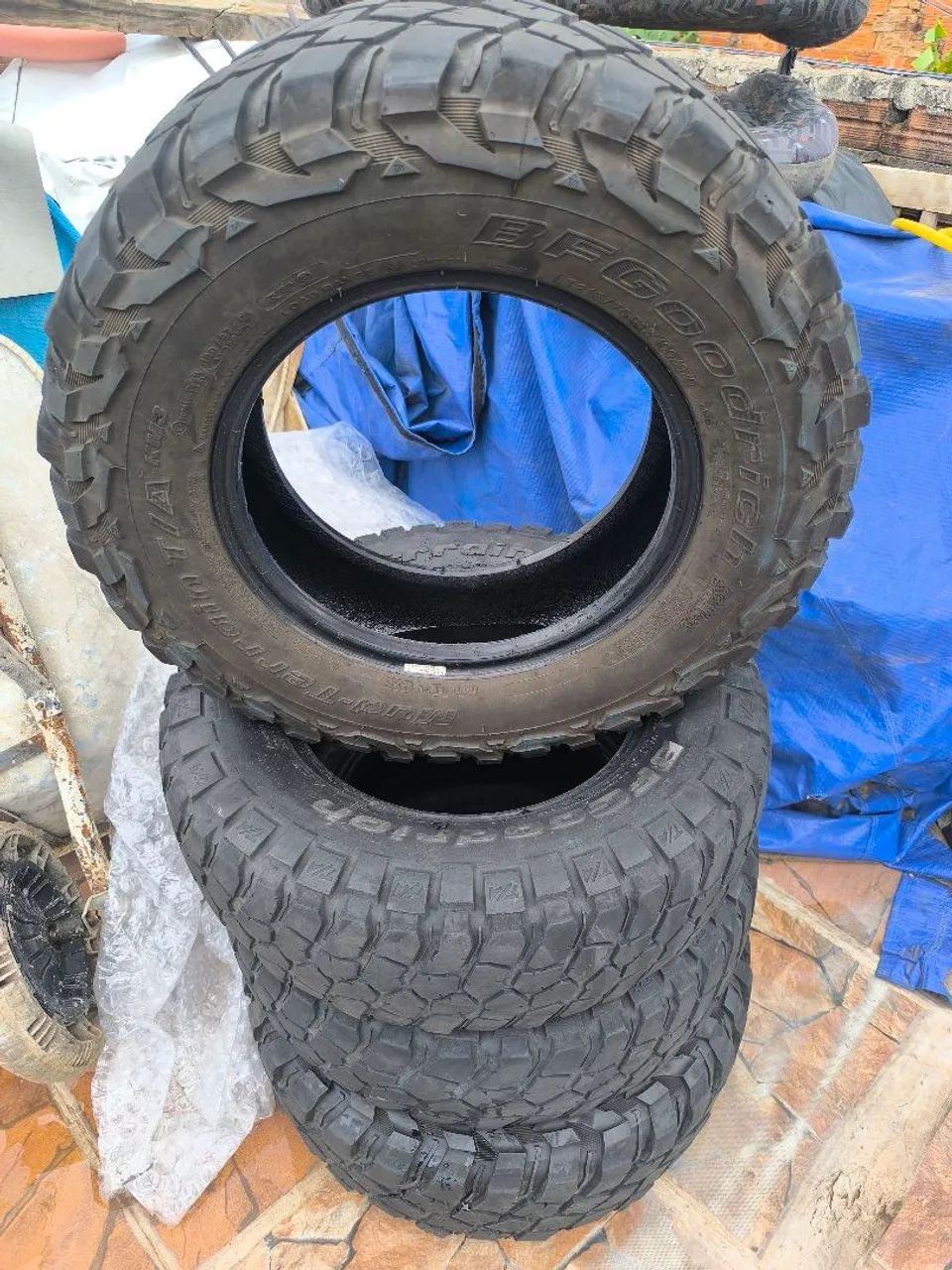 PNEU / BFGOODRICH / MUD-TERRAIN T/A ...215/75/15