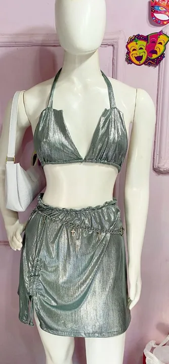 Conjunto de biquíni prata com saia