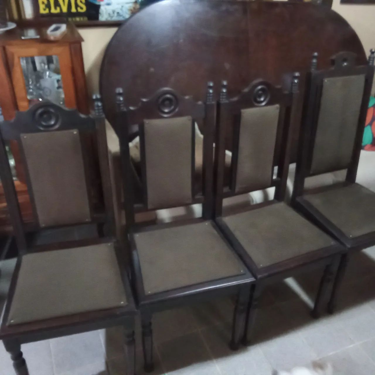Conjunto com 4 Cadeiras de Jantar Clássicas