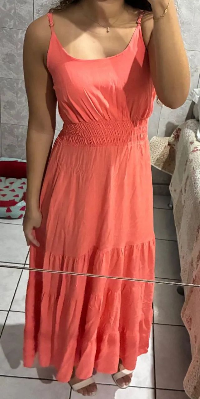Vestido longo coral