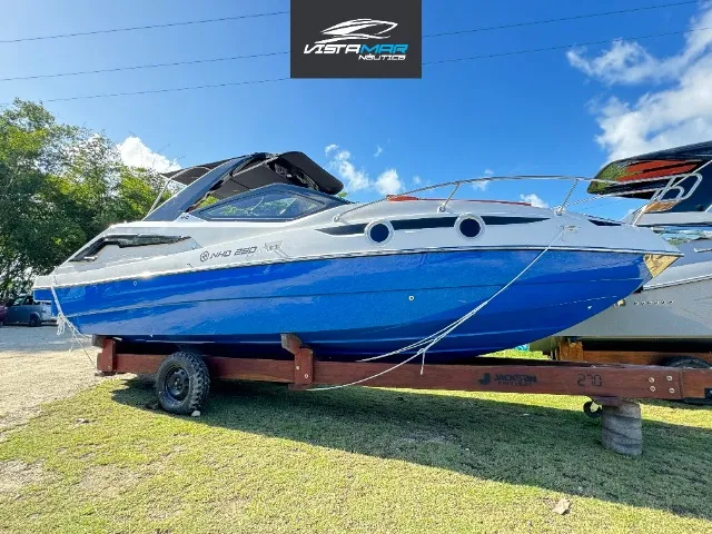Lancha NHD 280 (275 nomenclatura Internacional) Cabinada Zero com motor Popa