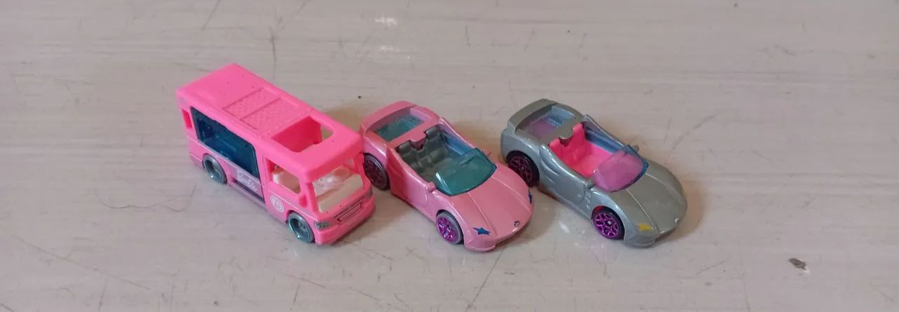 Carrinhos HotWheels da Barbie