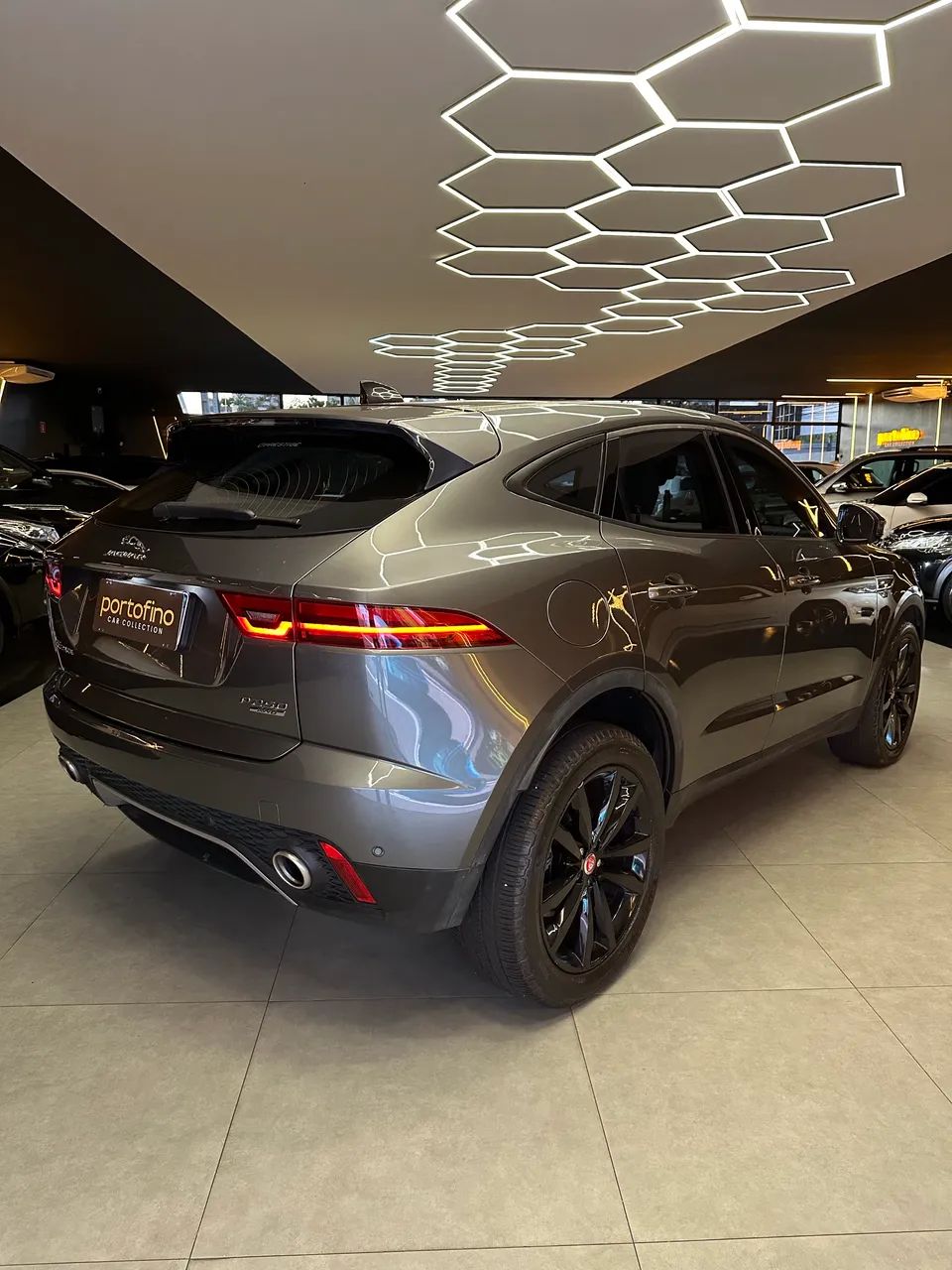 Jaguar E-Pace R-dynamic S 2.0 AWD 249cv Aut. 2020 - Foto 2