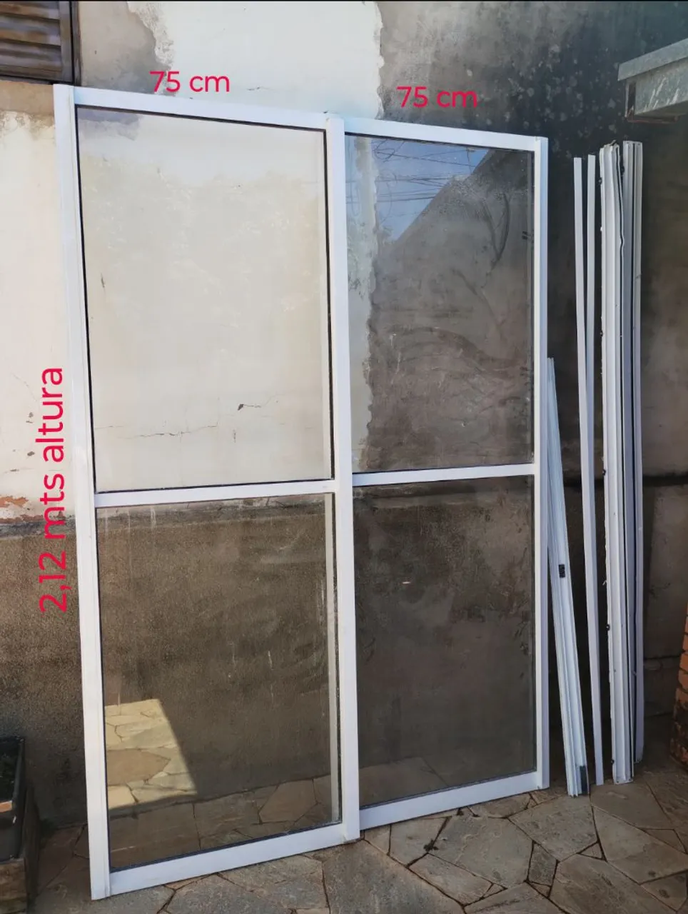 Porta esquadria de Alumínio com Vidro 