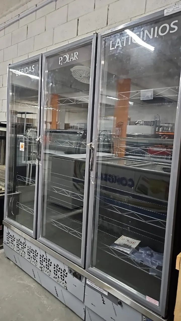 expositor vertical 3 portas 1,70m (IRIS)