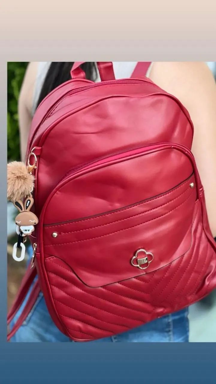 Mochila Feminina Elegante em Couro Sintético - Foto 3