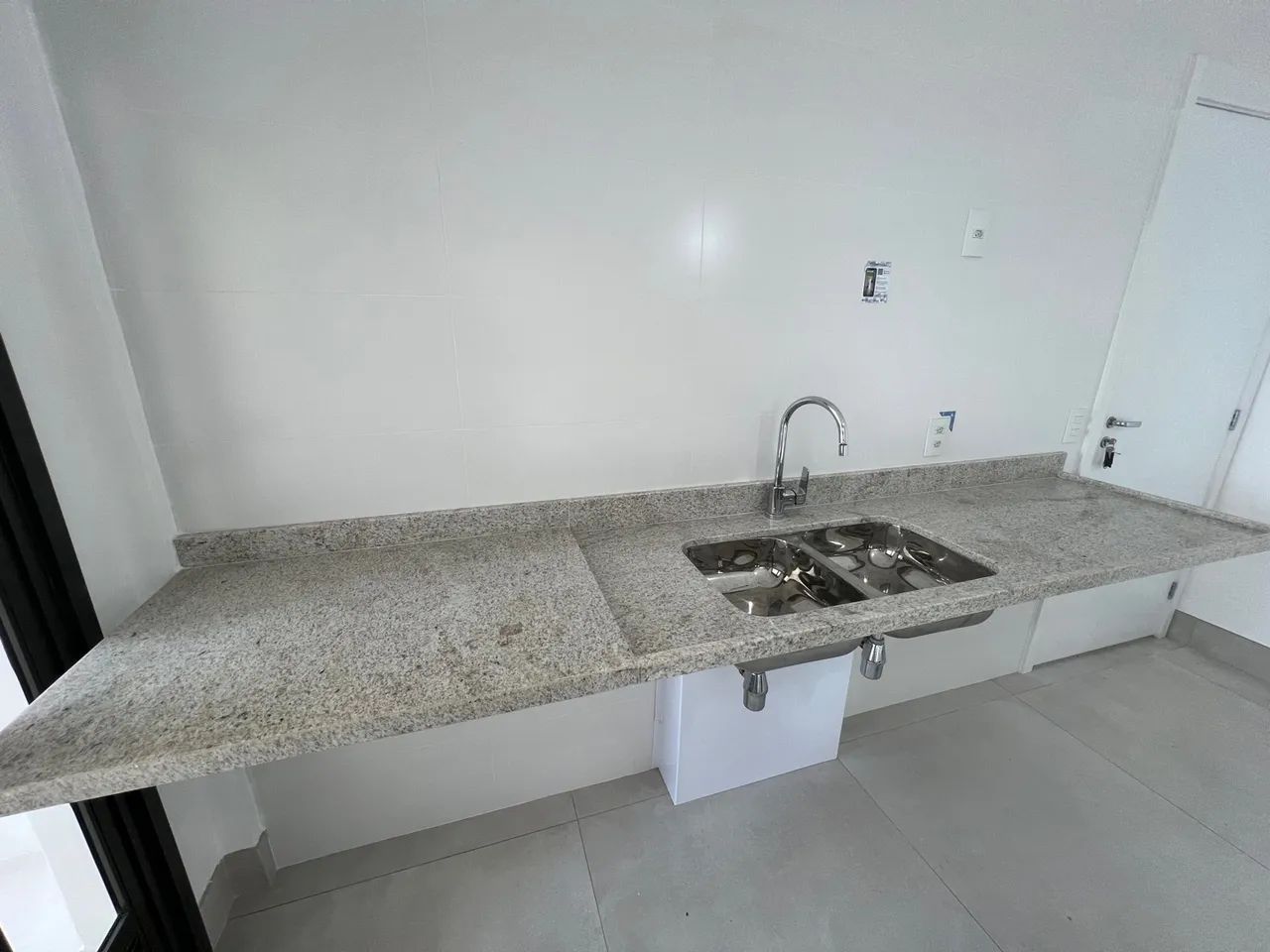 Pia em granito para cozinha - NOVA