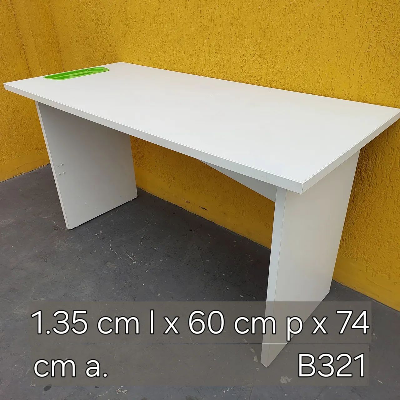 Mesa de Escritório Branca - 1.35cm - Foto 4