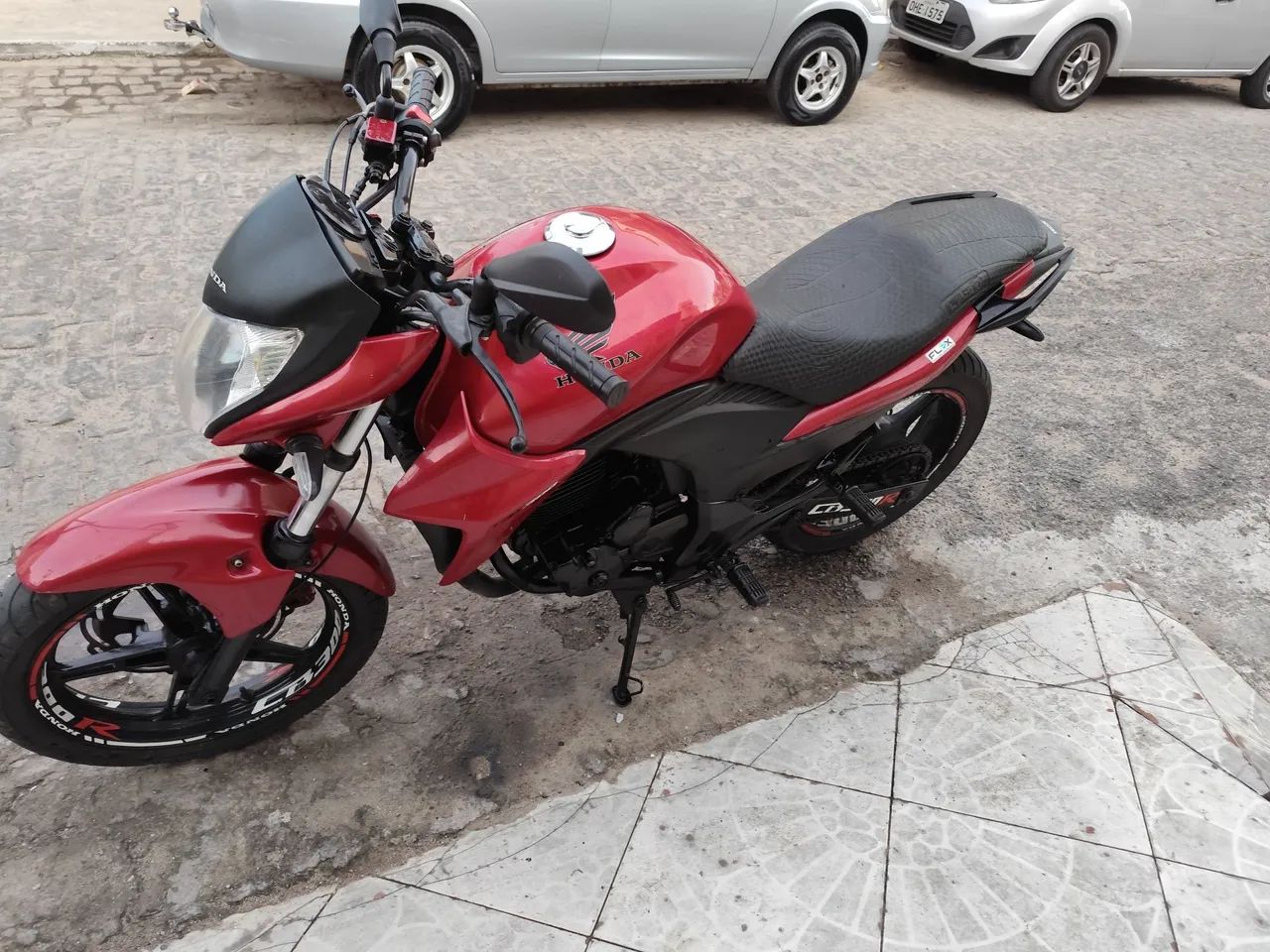 CB300R ANO 2013 VERMELHA IMPECAVEL TODA REVISADA