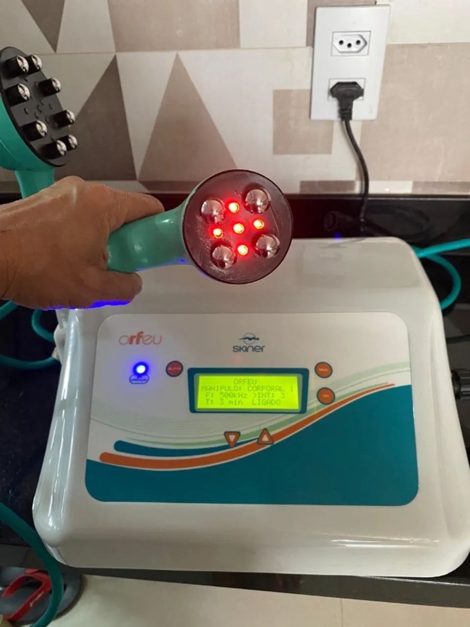 Aparelho de Radiofrequência Facial, corporal e estética íntima  - Foto 4