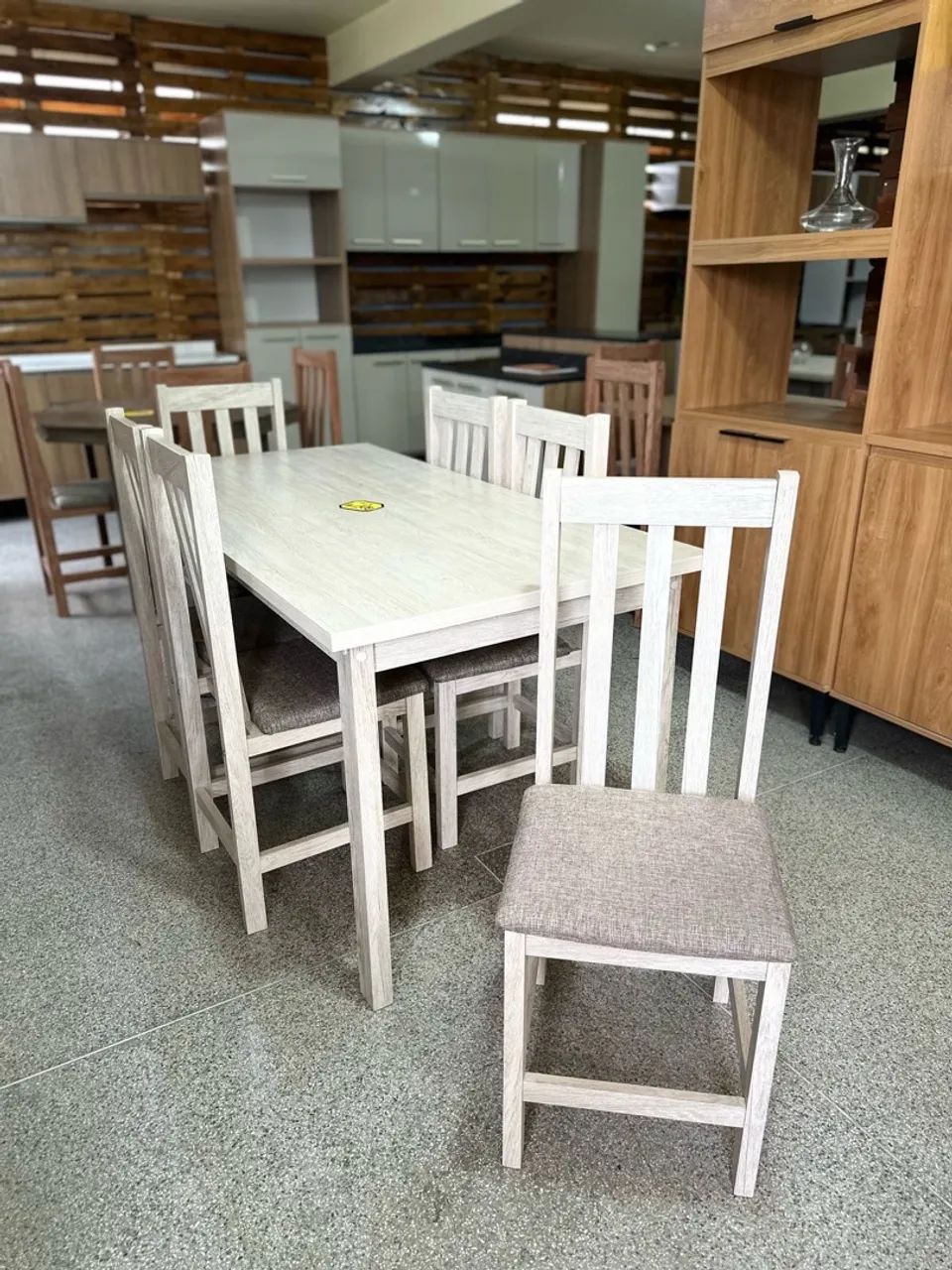 Mesa de Jantar com 6 Cadeiras - Foto 2