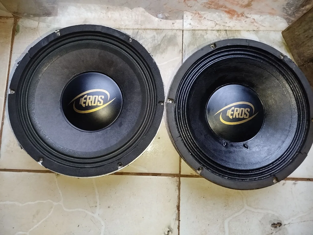 Vendo ou Troco Eros de 600