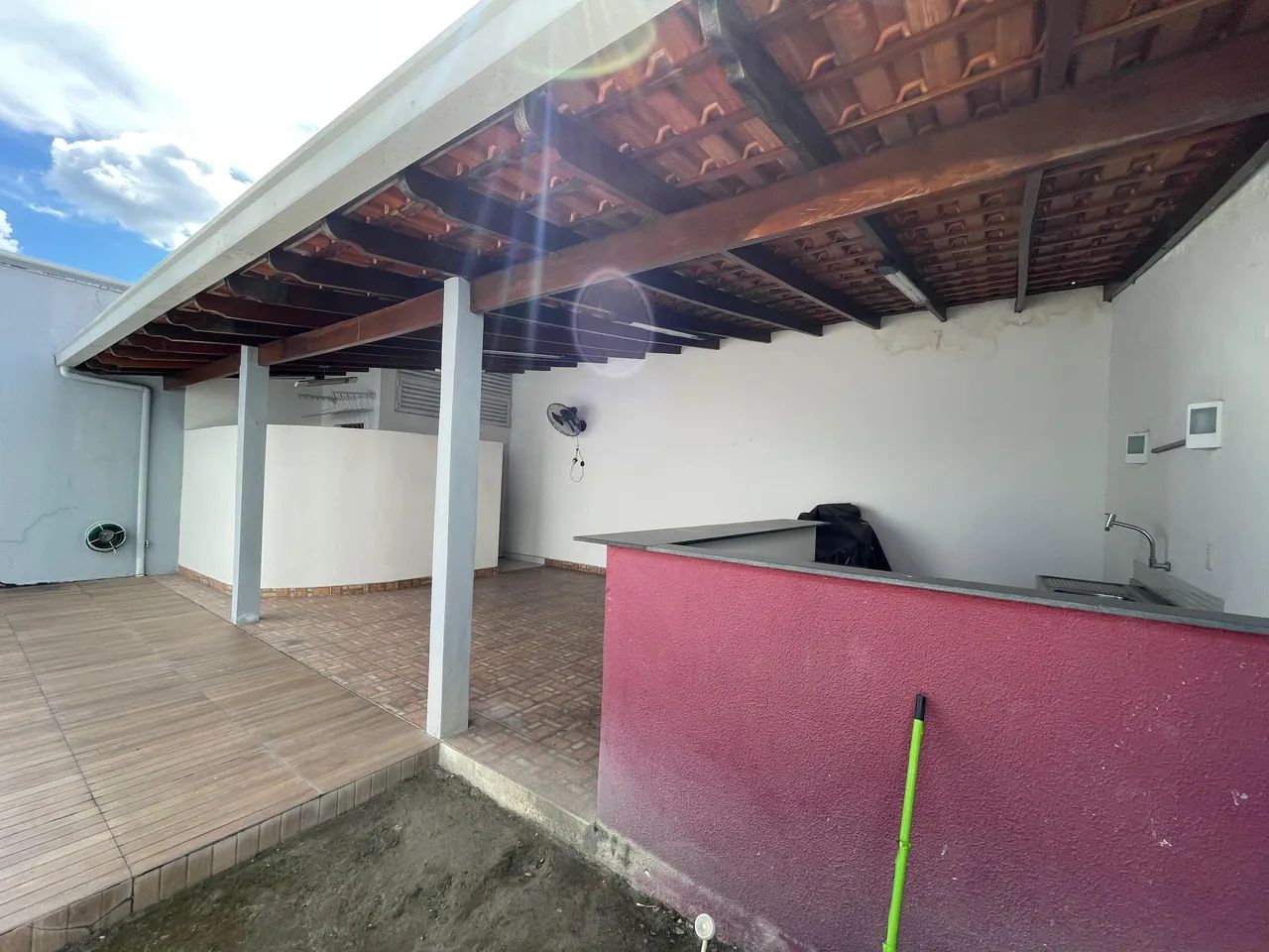 RESIDENCIAL LARANJEIRAS,  200M2, 3 QTOS S/ 1 SUÍTE,  ARMÁRIOS, CLIMATIZADA, EDÍCULA , FINA - Foto 4