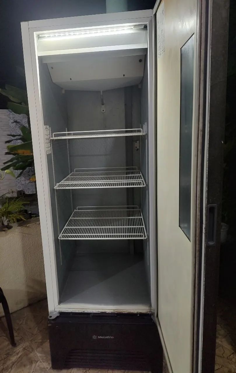 freezer cervejeiro metalfrio eisenbahn 220V super conservado  - Foto 2